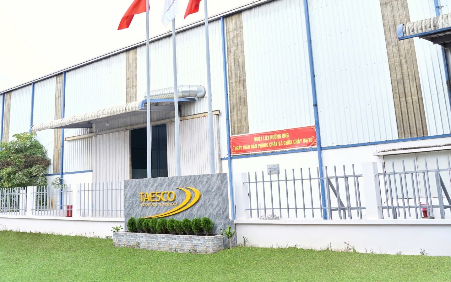 0 02 06 E195080fb565c83bf25e224c6d602bfcfbfcc772dd32d936e7316d336fe5a87d 7af3ab40bc7db572